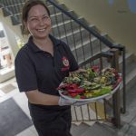 TAMERS® Catering 27.06.2015; Dominique Heine serviert Grillgemüse, Foto: Andreas Reichelt